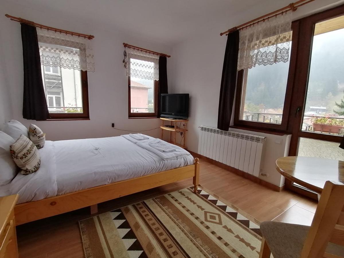 Къща За Гости Камината Trigrad Buitenkant foto